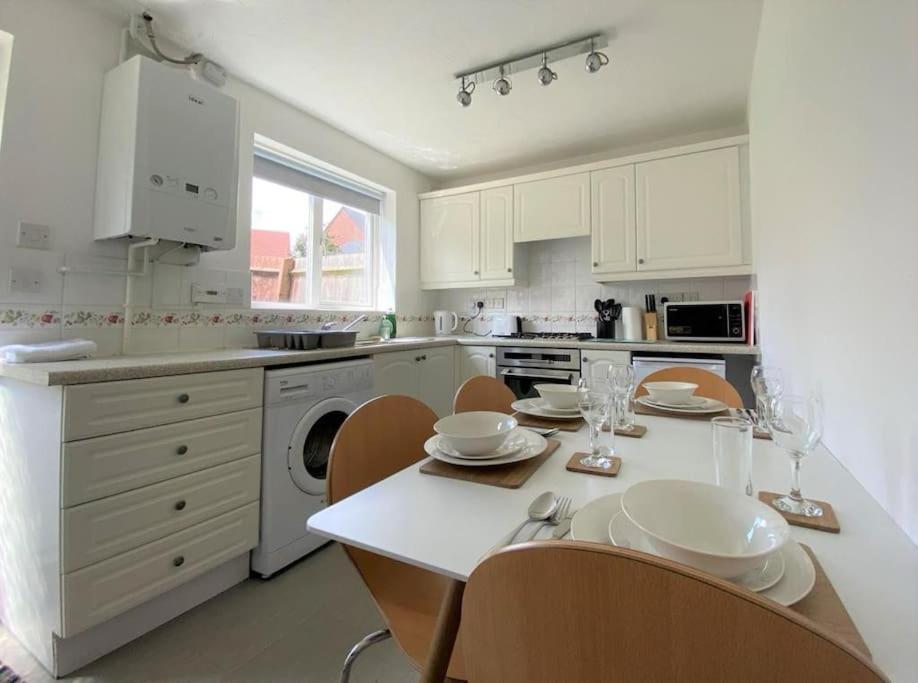 Charming Home In Wellingborough Exterior foto